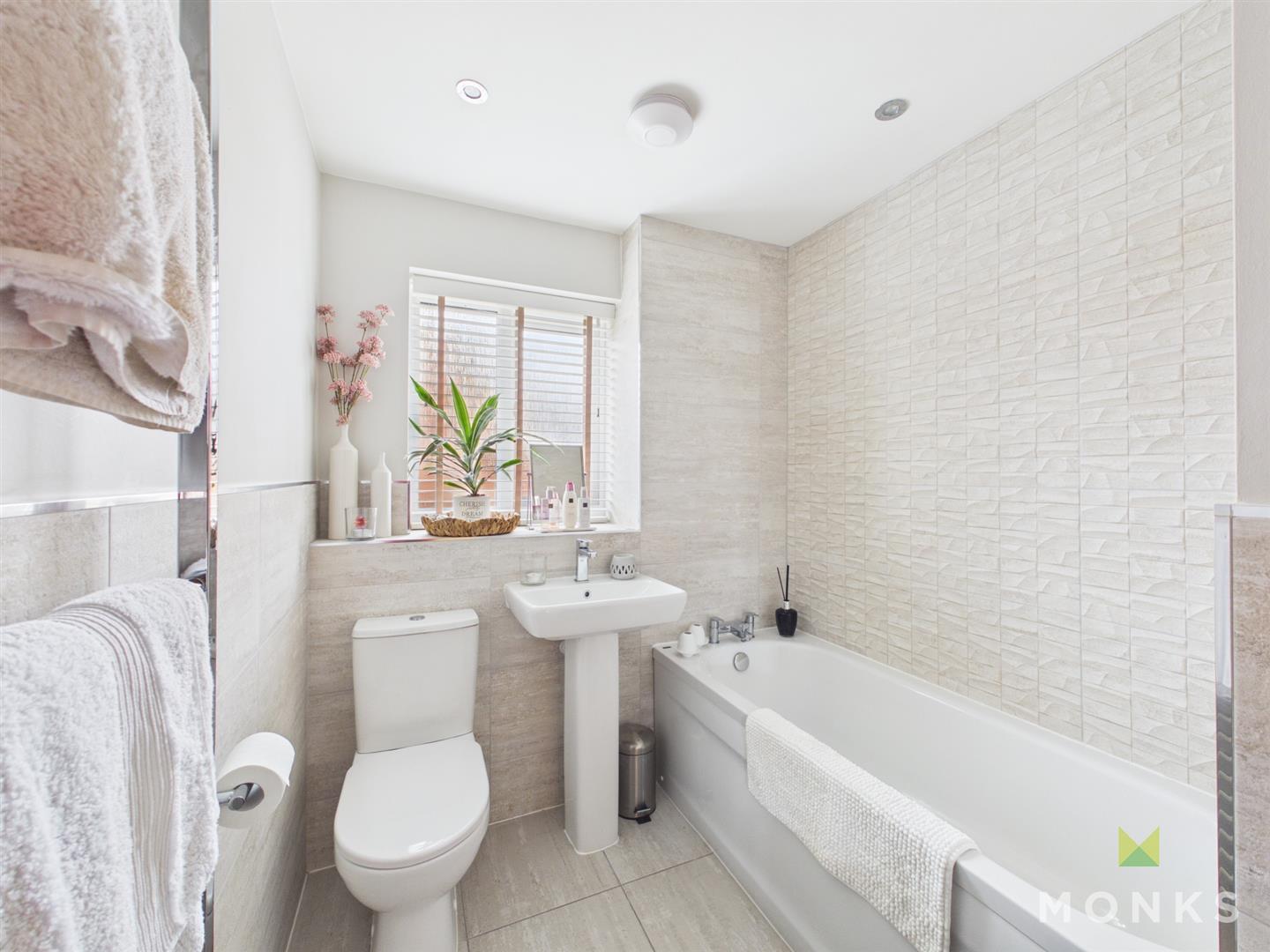 94 Holland Drive, Shrewsbury, SY2 5WA For Sale